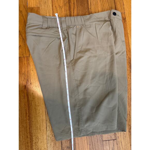 WRANGLER MEN'S OUTDOOR KHAKI UTILITY SHORTS SIZE 34 - Picture 9 of 9